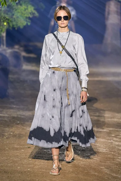 Look 60